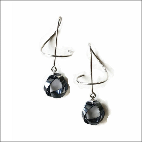 knots keynote earrings
